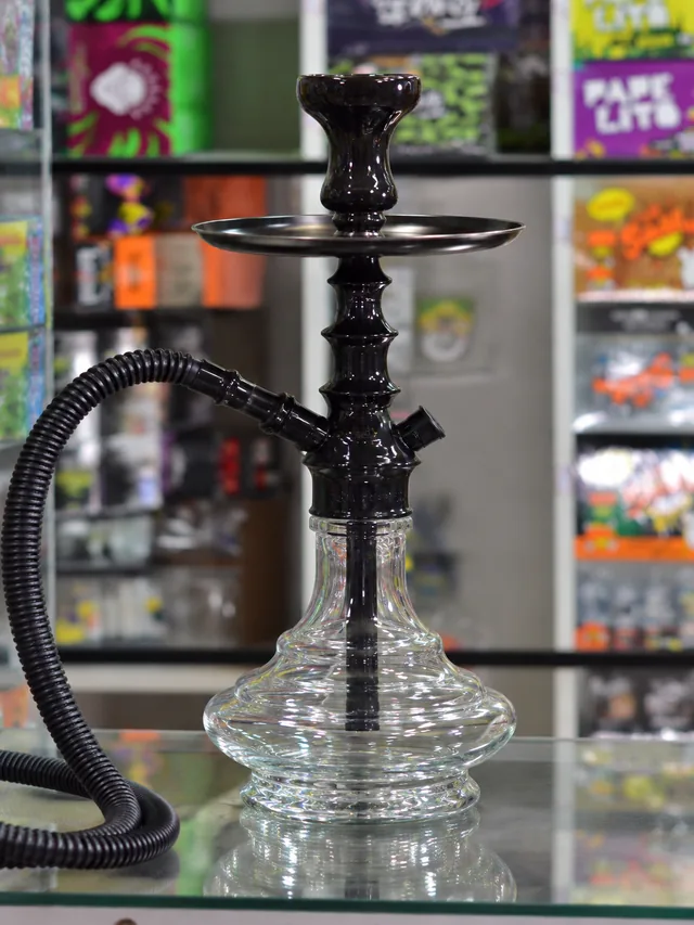 Narguilé preto com base de vidro